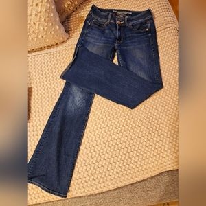 AE Mid-Rise Kickboot Denim Sz 6